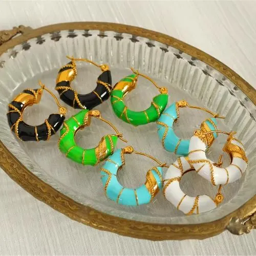 Temperamentní náušnice celebrit